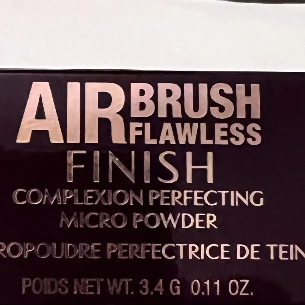 Charlotte Tilbury Air Brush Flawless Finish Perfecting Micro Powder